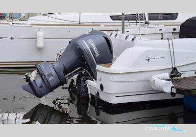 Jeanneau Cap Camarat 8.5 CC Motorboten 2015, met Yamaha F300 Betu V6 4.2L motor, United Kingdom