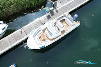 Jeanneau Cap Camarat 8.5 CC Motorboten 2015, met Yamaha F300 Betu V6 4.2L motor, United Kingdom