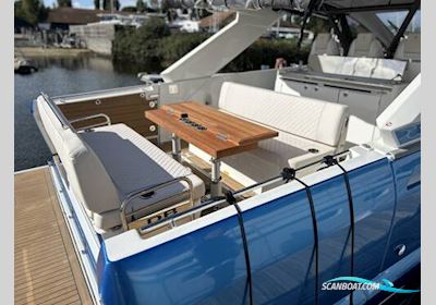 Jeanneau DB37 Motorboten 2024, met Volvo Penta D4-320 motor, United Kingdom