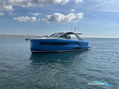 Jeanneau DB37 Motorboten 2024, met Volvo Penta D4-320 motor, United Kingdom