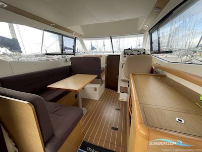 Jeanneau Merry Fisher 10 Motorboten 2011, met Volvo Penta D6 motor, United Kingdom