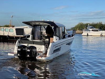 Jeanneau Merry Fisher 895 Offshore Met Joystick Suzuki Electric Steer by Wire Stuursysteem Motorboten 2022, met Suzuki 2x 150 Apx motor, The Netherlands