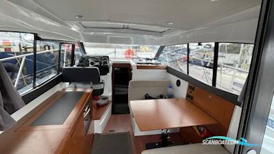 Jeanneau NC9 Motorboten 2016, met Volvo Penta D4 motor, United Kingdom