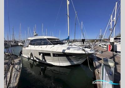 Jeanneau NC9 Motorboten 2015, met Volvo Penta D4 motor, United Kingdom