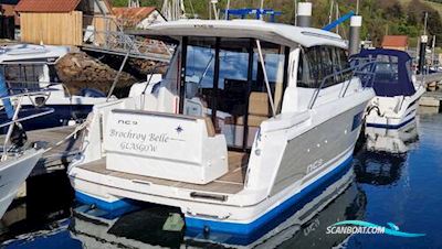 Jeanneau NC9 Motorboten 2016, met Volvo Penta D4 motor, United Kingdom