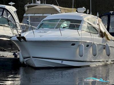 Jeanneau Prestige 34 S Hardtop Motorboten 2006, met Volvo Penta DP motor, United Kingdom