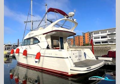 Jeanneau Prestige 36 Motorboten 2005, met Volvo Penta D6-370 motor, United Kingdom