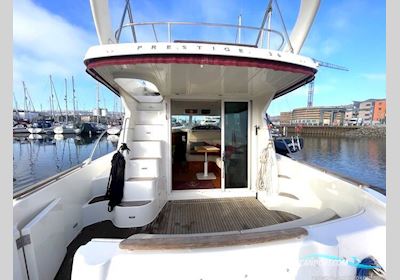 Jeanneau Prestige 36 Motorboten 2005, met Volvo Penta D6-370 motor, United Kingdom