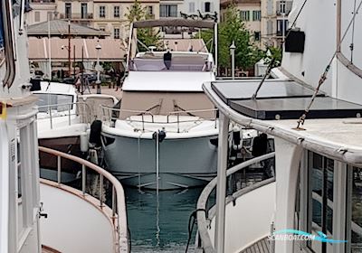 Jeanneau Velasco 37 Fly Motorboten 2018, met Volvo D4 motor, France