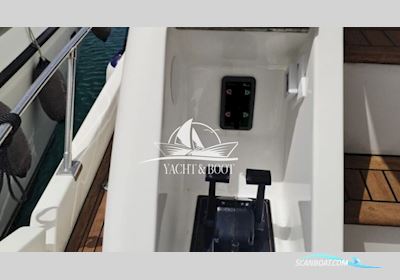 Johnson Boats 56 Fly Motorboten 1996, met Caterpillar Inc. motor, Kroatië