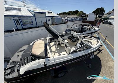 Larson LSR 2000 Motorboten 2013, met Mercruiser motor, United Kingdom