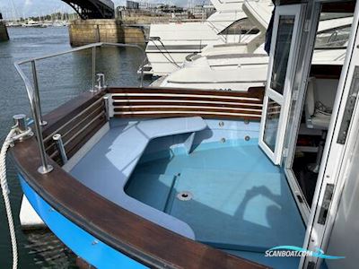 Lifeboat Motorboten 1970, met Daewoo LO34 motor, United Kingdom