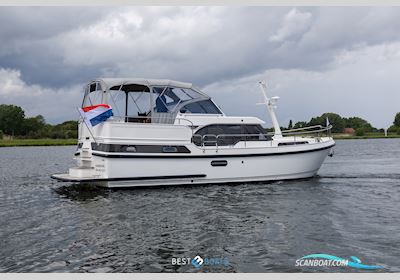 Linssen 35 SL AC Motorboten 2020, met Volvo Penta is Een Zweeds Merk Dat Wereldwijd Bekendstaat om Betrouwbare en Krachtige Scheepsmotoren en Aandrijfsystemen. Ze Leveren Zowel Diesel- al motor, The Netherlands