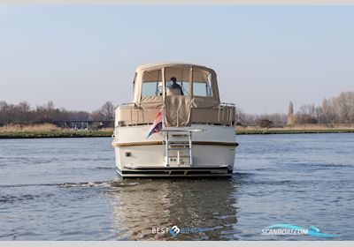 Linssen Grand Sturdy 40.9 AC Motorboten 2009, met Volvo Penta is Een Zweeds Merk Dat Wereldwijd Bekendstaat om Betrouwbare en Krachtige Scheepsmotoren en Aandrijfsystemen. Ze Leveren Zowel Diesel- al motor, The Netherlands