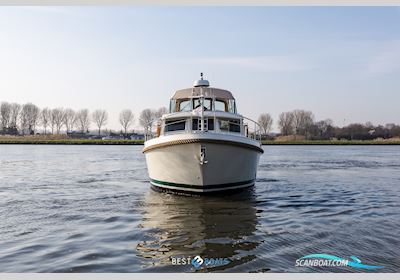 Linssen Grand Sturdy 40.9 AC Motorboten 2009, met Volvo Penta is Een Zweeds Merk Dat Wereldwijd Bekendstaat om Betrouwbare en Krachtige Scheepsmotoren en Aandrijfsystemen. Ze Leveren Zowel Diesel- al motor, The Netherlands