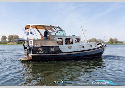 Linssen St. Jozef 1050 Salon AK-L Motorboten 1986, met Volvo Penta is Een Toonaangevende Fabrikant Van Maritieme Aandrijfsystemen, Waarbij Betrouwbare en Efficiënte Motoren Zorgen Voor Krachtige, Duurzame motor, The Netherlands
