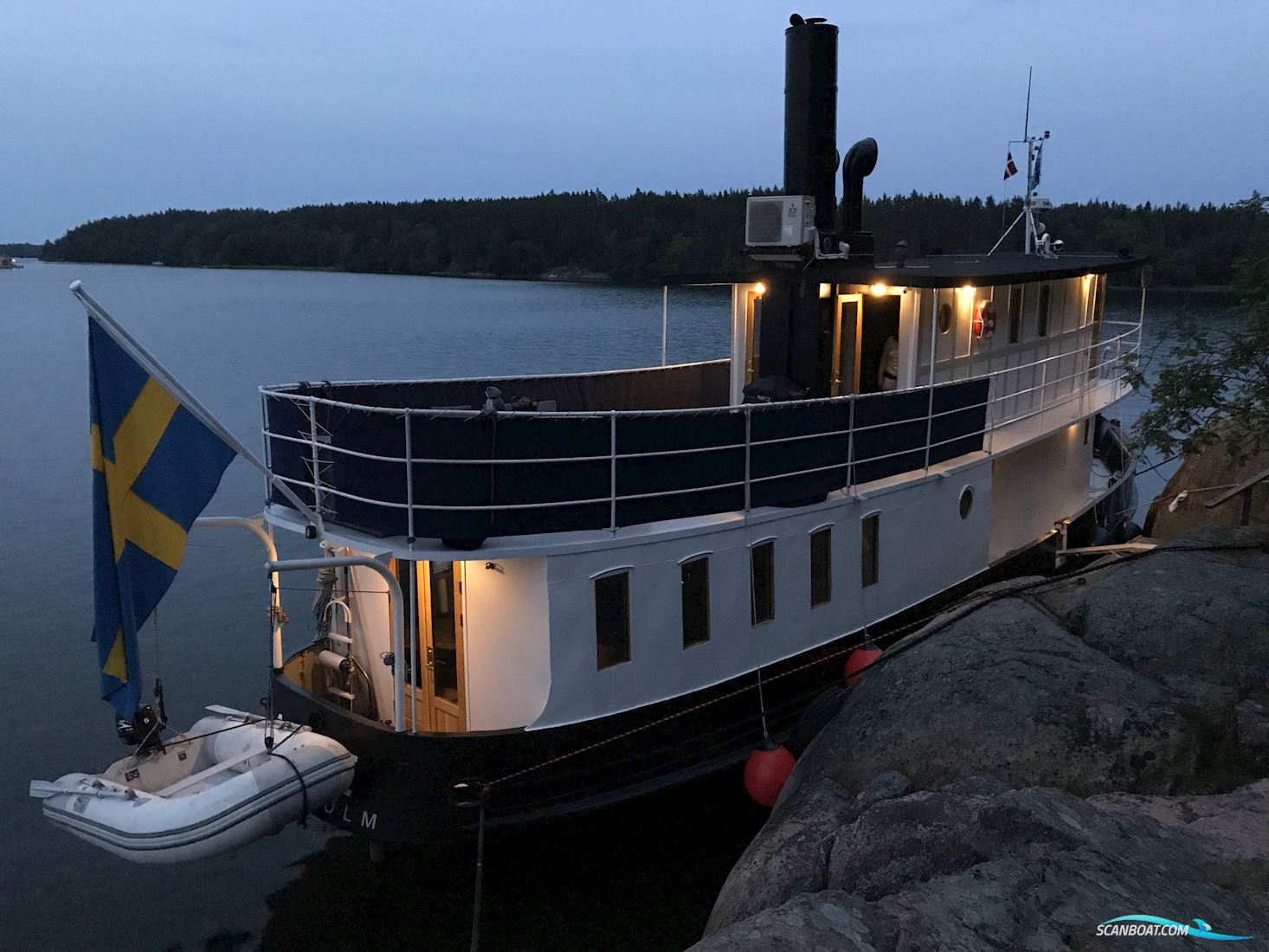 Live aboard Motorboten 1901, met Scania DS11 motor, Sweden