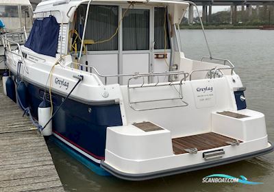 Nimbus 320 Coupe Motorboten 2005, met D4-210 A motor, United Kingdom