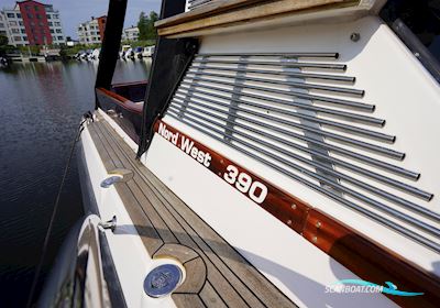 Nord West 390 Flybridge Motorboten 2002, met Volvo Penta Kad 300 motor, Sweden
