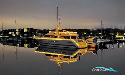 Oneoff 92 - Lady Marjan Motorboten 1986, met 2 x Mercedes V12 (OM 424) motor, Denemarken