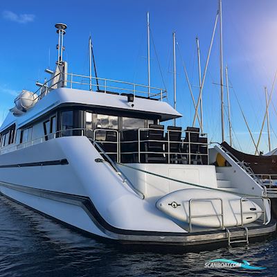 Oneoff 92 - Lady Marjan Motorboten 1986, met 2 x Mercedes V12 (OM 424) motor, Denemarken