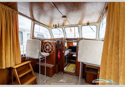 Oostvaarder 9.50 OK/AK Motorboten 1983, met Volvo Penta motor, The Netherlands