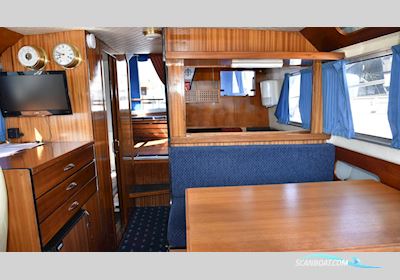 Parad 31 Flying Bridge Motorboten 1980, met Volvo Penta motor, Sweden