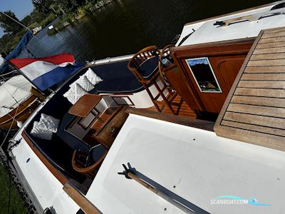 Pieterse 850 Motorboten 2001, met Vetus 42 pk motor, The Netherlands