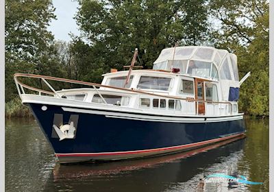 Pikmeer  1250 AK Motorboten 1984, met Volvo Penta motor, The Netherlands