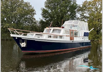 Pikmeer  1250 AK Motorboten 1984, met Volvo Penta motor, The Netherlands