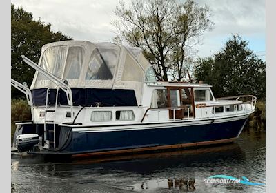 Pikmeer  1250 AK Motorboten 1984, met Volvo Penta motor, The Netherlands