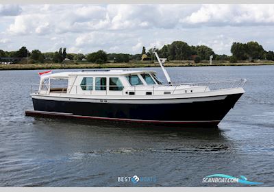 Pikmeer Kruiser 12.50 OK Motorboten 1999, met Samenwerking Tussen Vetus, Gespecialiseerd in Maritieme Installaties, en Deutz, Een Duitse Fabrikant Van Hoogwaardige Dieselmotoren, Bekend om Betrou motor, The Netherlands