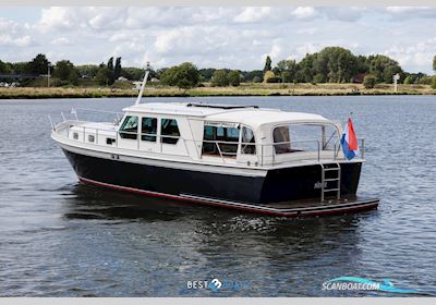 Pikmeer Kruiser 12.50 OK Motorboten 1999, met Samenwerking Tussen Vetus, Gespecialiseerd in Maritieme Installaties, en Deutz, Een Duitse Fabrikant Van Hoogwaardige Dieselmotoren, Bekend om Betrou motor, The Netherlands