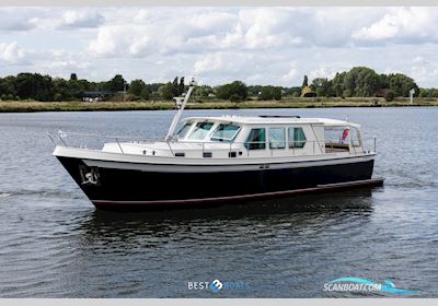 Pikmeer Kruiser 12.50 OK Motorboten 1999, met Samenwerking Tussen Vetus, Gespecialiseerd in Maritieme Installaties, en Deutz, Een Duitse Fabrikant Van Hoogwaardige Dieselmotoren, Bekend om Betrou motor, The Netherlands