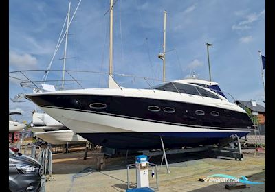 Princess V42 Motorboten 2011, met Volvo Penta motor, United Kingdom