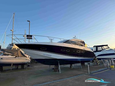 Princess V42 Motorboten 2011, met Volvo Penta motor, United Kingdom