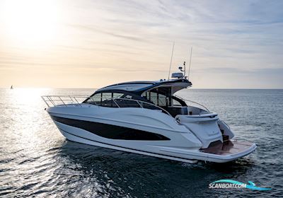 Princess V50 Motorboten 2024, met Volvo Penta Ips 650 motor, United Kingdom