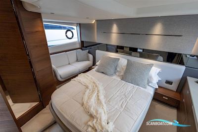 Princess V50 Motorboten 2023, met 2 x Volvo Ips 650 motor, United Kingdom