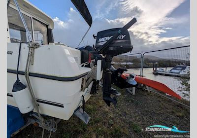 Quicksilver 555 Pilot House Motorboten 2015, met Mercury motor, United Kingdom