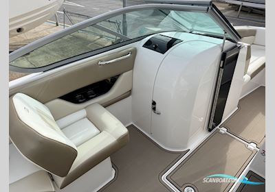 Regal 2220 Fasdeck Motorboten 2011, met Mercruiser motor, United Kingdom