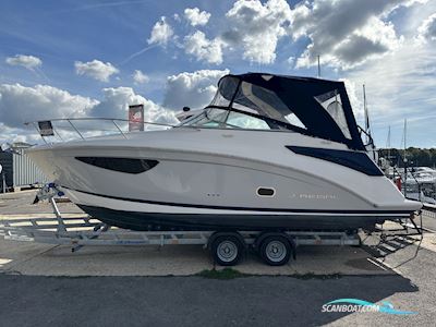 Regal 26 Express Motorboten 2025, met Volvo Penta motor, United Kingdom