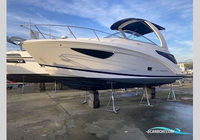 Regal 26 Express Motorboten 2025, met Volvo Penta motor, United Kingdom