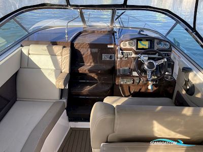 Regal 28 Express Motorboten 2014, met Mercruiser motor, United Kingdom
