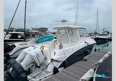 Regal 33 Sav Motorboten 2020, met Yamaha motor, United Kingdom
