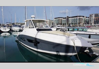 Regal 33 Sav Motorboten 2020, met Yamaha motor, United Kingdom