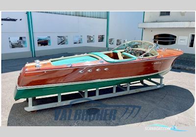 Riva Tritone Motorboten 1960, met Chrysler motor, Italië