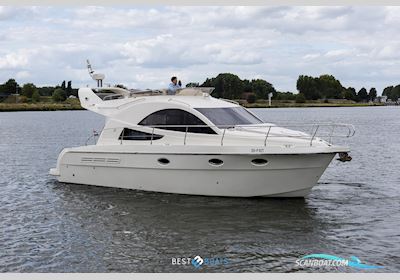 Rodman R-38 Motorboten 2002, met Volvo Penta produceert dieselmotoren die bekendstaan om hun kracht, duurzaamheid en efficiënt brandstofverbruik. Ze worden veel gebruikt in de plezie motor, The Netherlands