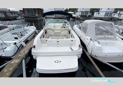 Sea Ray 235 WEEKENDER Motorboten 2010, met Mercruiser motor, Sweden