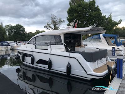 Sealine C330 Motorboten 2017, met Volvo Penta motor, United Kingdom
