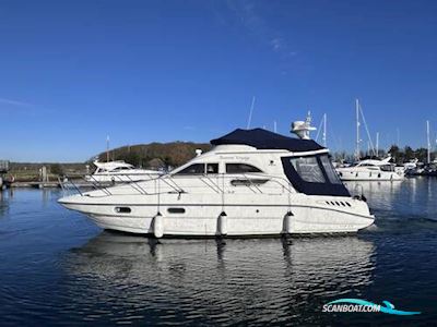 Sealine International F33 Motorboten 2000, met Volvo Kad32P motor, United Kingdom